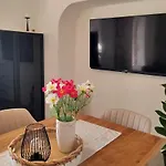 بيت للعطل House With A Parking Space Mundanije, Rab - 23396 *
